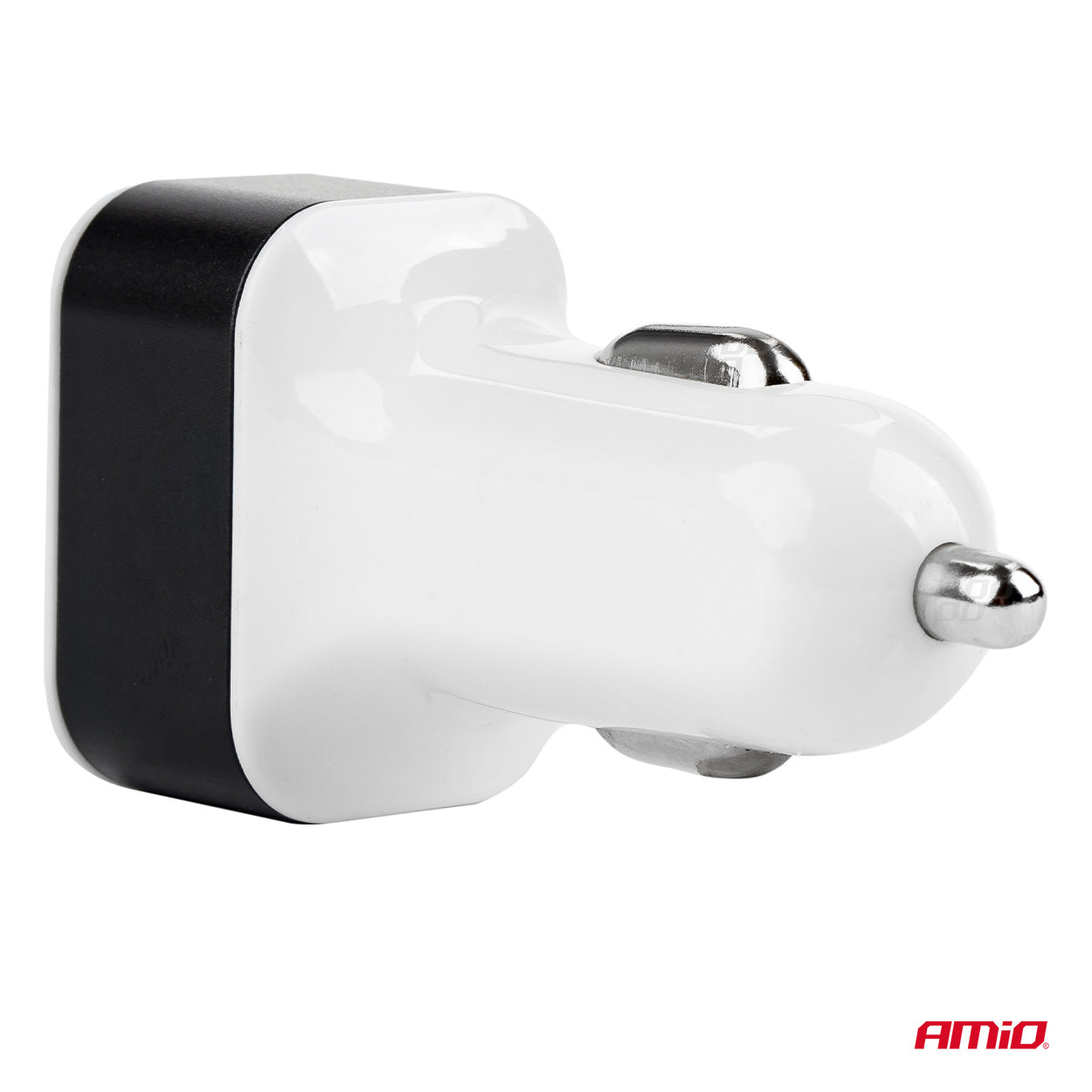 Bílá autonabíječka se 3 USB porty