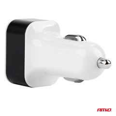 Bílá autonabíječka se 3 USB porty