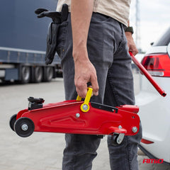 Hydraulický zvedák s pevnými předními koly