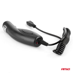 Detailní záběr na autonabíječku Micro USB PCH-06