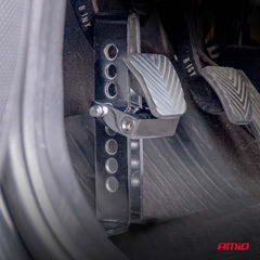 Mekanisk pedallås til bilens koblings- og bremsepedaler
