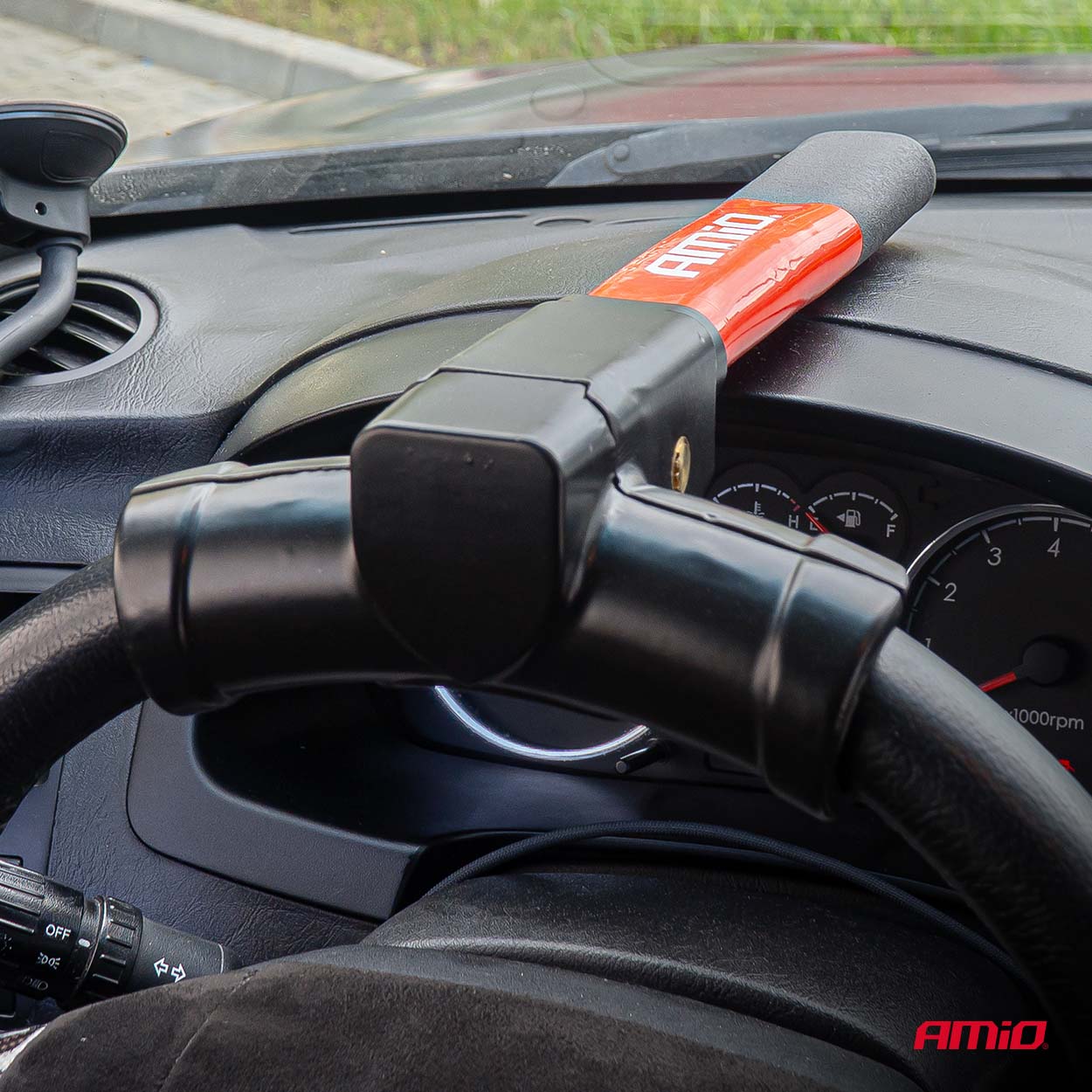 Zámek na volant a pedál L04 z tvrzené oceli