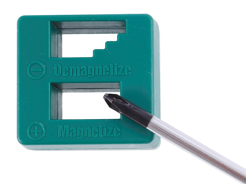 Kompaktní magnetizér pro bity do šroubováku a ocelové díly