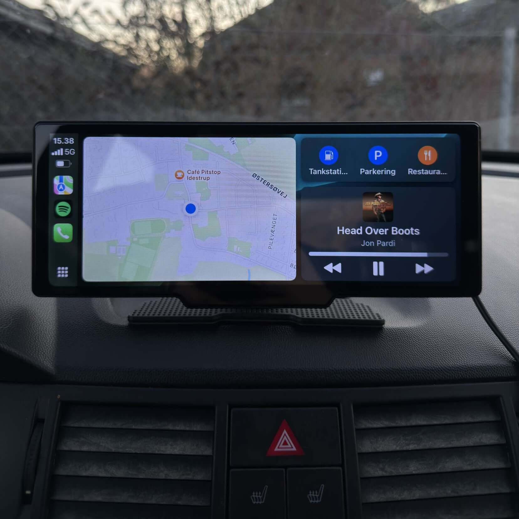 Univerzální Medium - 10,26" rádio s Apple CarPlay a Android Auto – Carmediaeurope.com