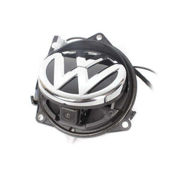 VW Golf 7 - couvací kamera v emblému – Carmediaeurope.com