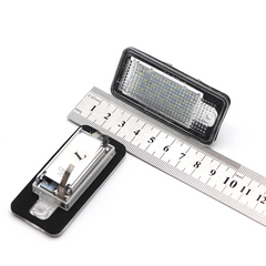 LED Nummerpladelys Audi – CANBUS (A3, A4, A6, Q7 m.fl.) med målebånd for størrelse og pasform.